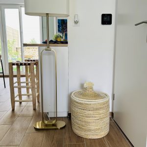 PANIER DE RANGEMENT BERBÈRE EN PALMIER ET LAINE BLANC 40CM MODÈLE ESSAOUIRA