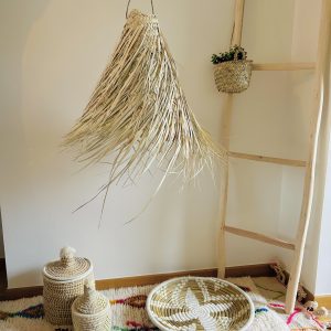 SUSPENSION TRESSÉE EN FEUILLES DE PALMIER H40 MODÈLE AKKA