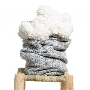 PLAID JETÉ DE LIT À POMPONS 1,5x2 BLANC À MOTIF NOIR PETIT MODÈLE NAÏMA