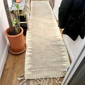 TAPIS DE COULOIR KILIM MAROCAIN BERBÈRE EN LAINE BLANC ET BEIGE 0,85x3,25m