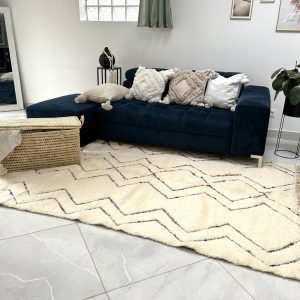 TAPIS BERBÈRE BÉNI OUARAIN EN LAINE SUPÉRIEURE BLANC ET NOIR DANS LA TRAME 260x158 #156