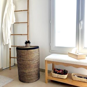 PANIÈRE DE RANGEMENT À LINGE BERBÈRE EN PALMIER ET LAINE NOIRE 60CM MODÈLE ESSAOUIRA