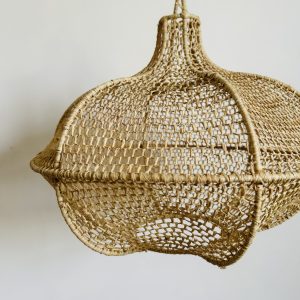 SUSPENSION EN DENTELLE DE RAPHIA POIRE H30 MODÈLE TAROUDANT