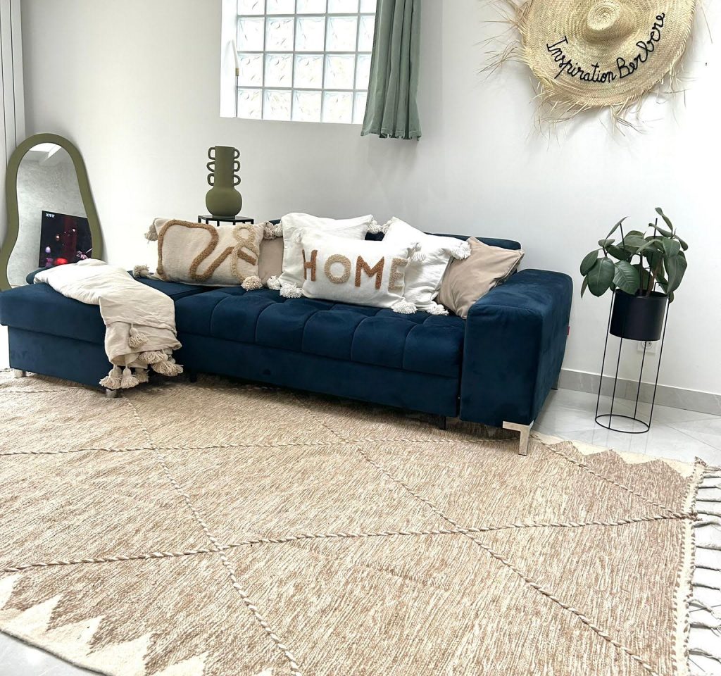 Protégez et Entretenez Vos Tapis en Laine Marocaine Cet Hiver.